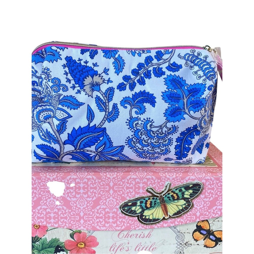 Estee Lauder NWT Cosmetics Bag Floral Print Zip Closure Travel Compact Roomy